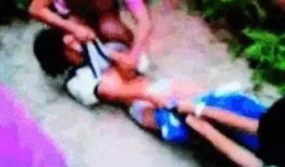 小女孩尿尿视频,小女孩天真无邪的尿尿瞬间